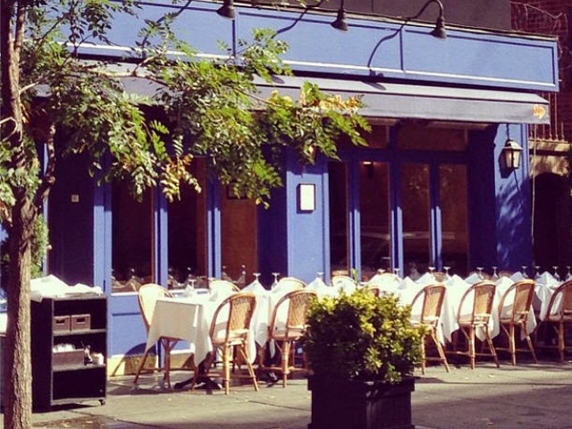 Le Charlot Restaurant - Sidewalk Dining 