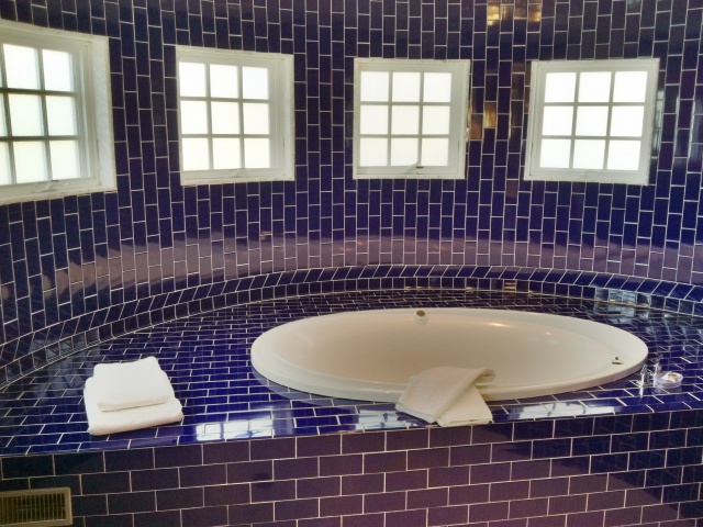Winvian - Charter Oak Cottage - Soaking Tub